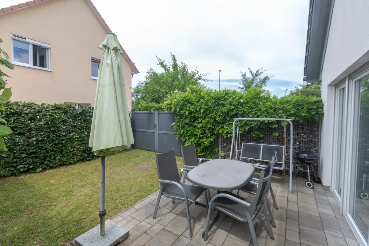 Terrasse und Garten der Ferienwohnung in Stralsund